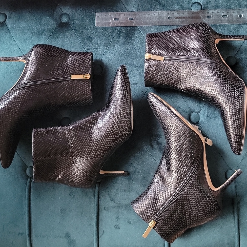 L'agence Snakeskin Black Heeled Ankle Boots size 37.5 NWT - Picture 9 of 13